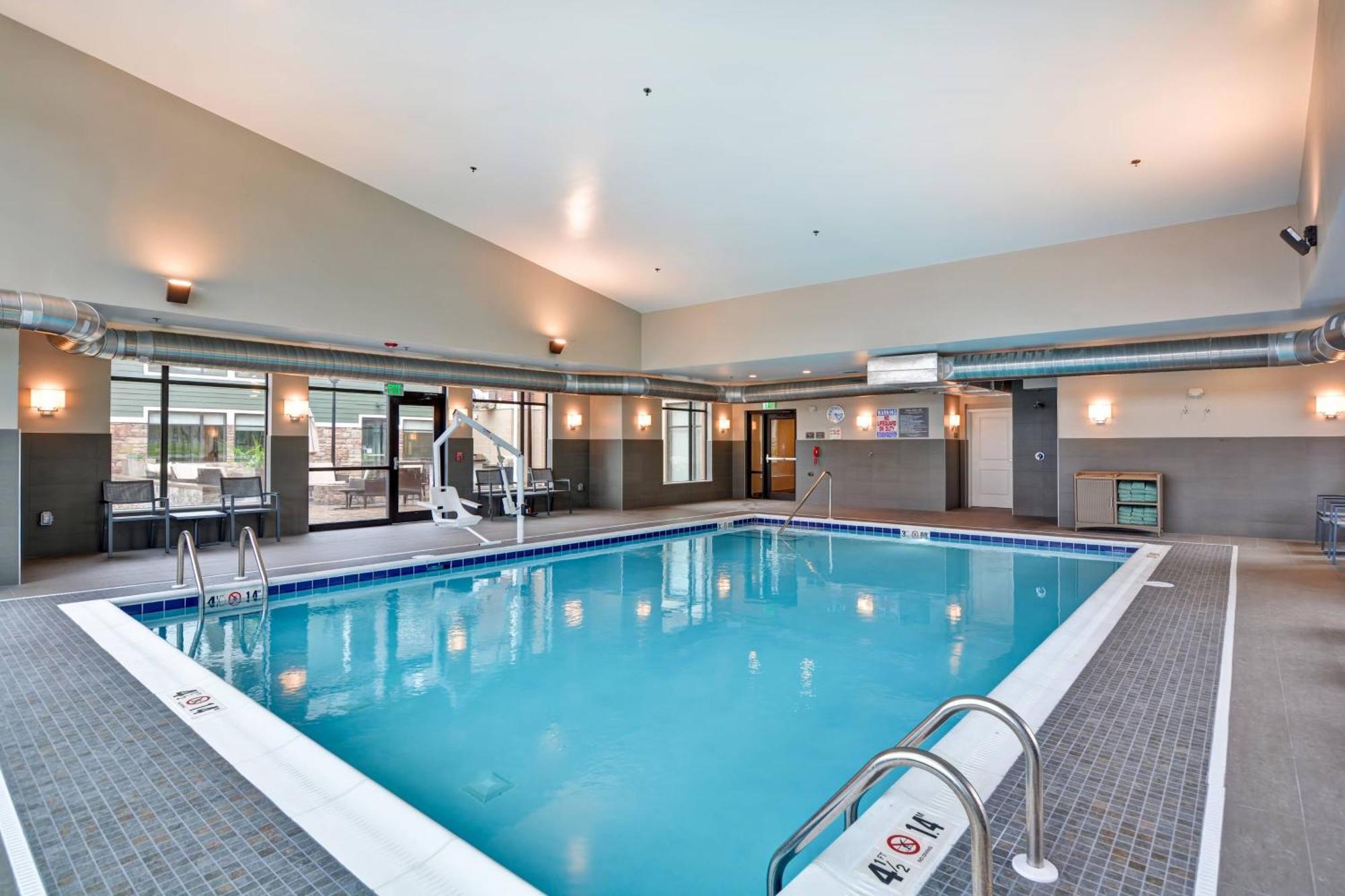 Residence Inn By Marriott Cleveland Airport/Middleburg Heights Buitenkant foto