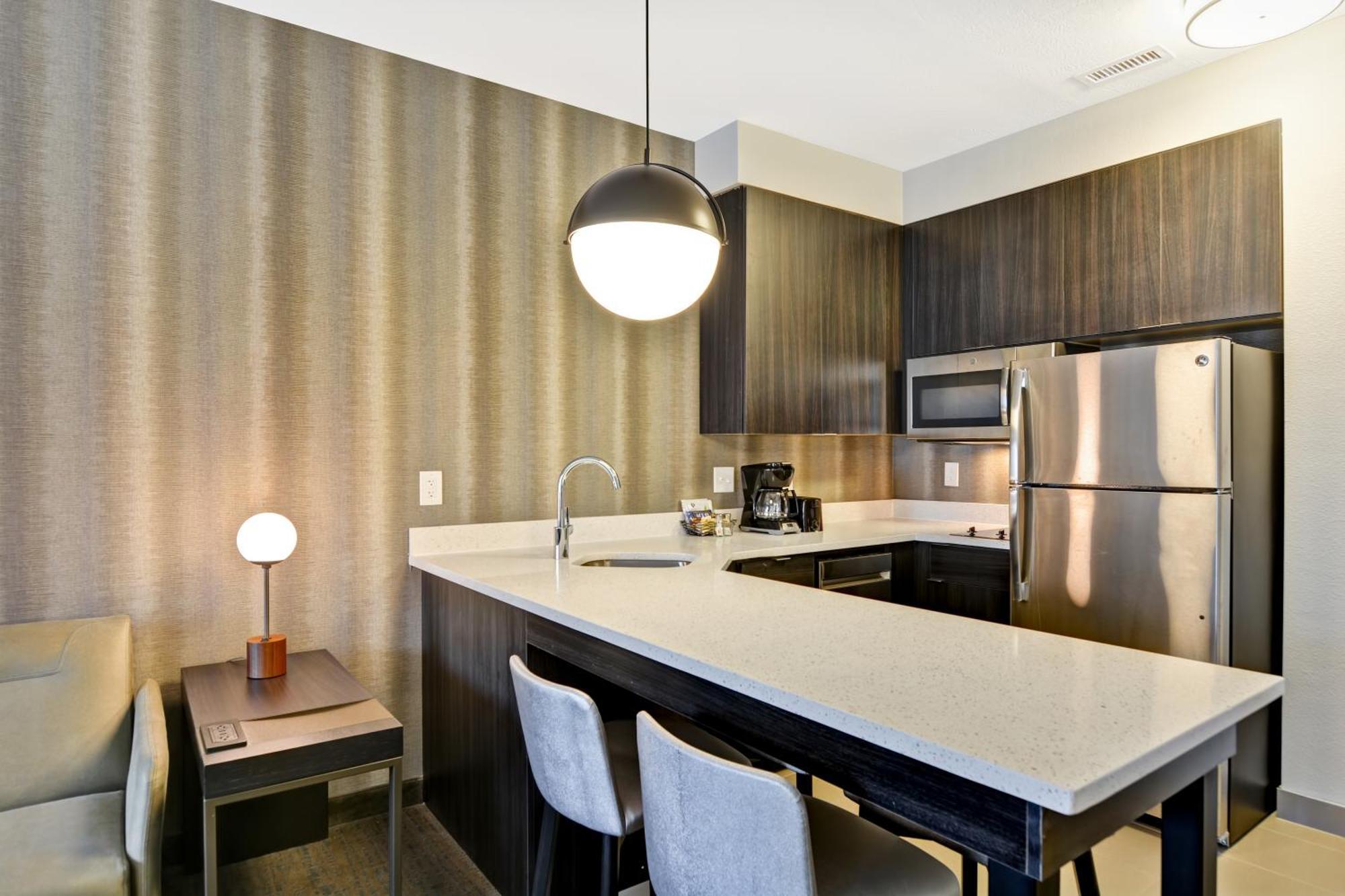 Residence Inn By Marriott Cleveland Airport/Middleburg Heights Buitenkant foto