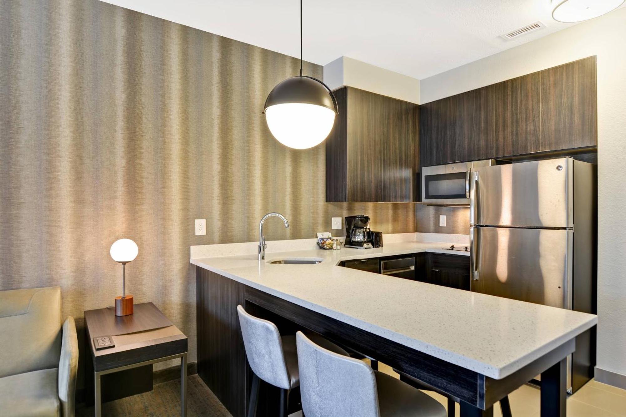 Residence Inn By Marriott Cleveland Airport/Middleburg Heights Buitenkant foto